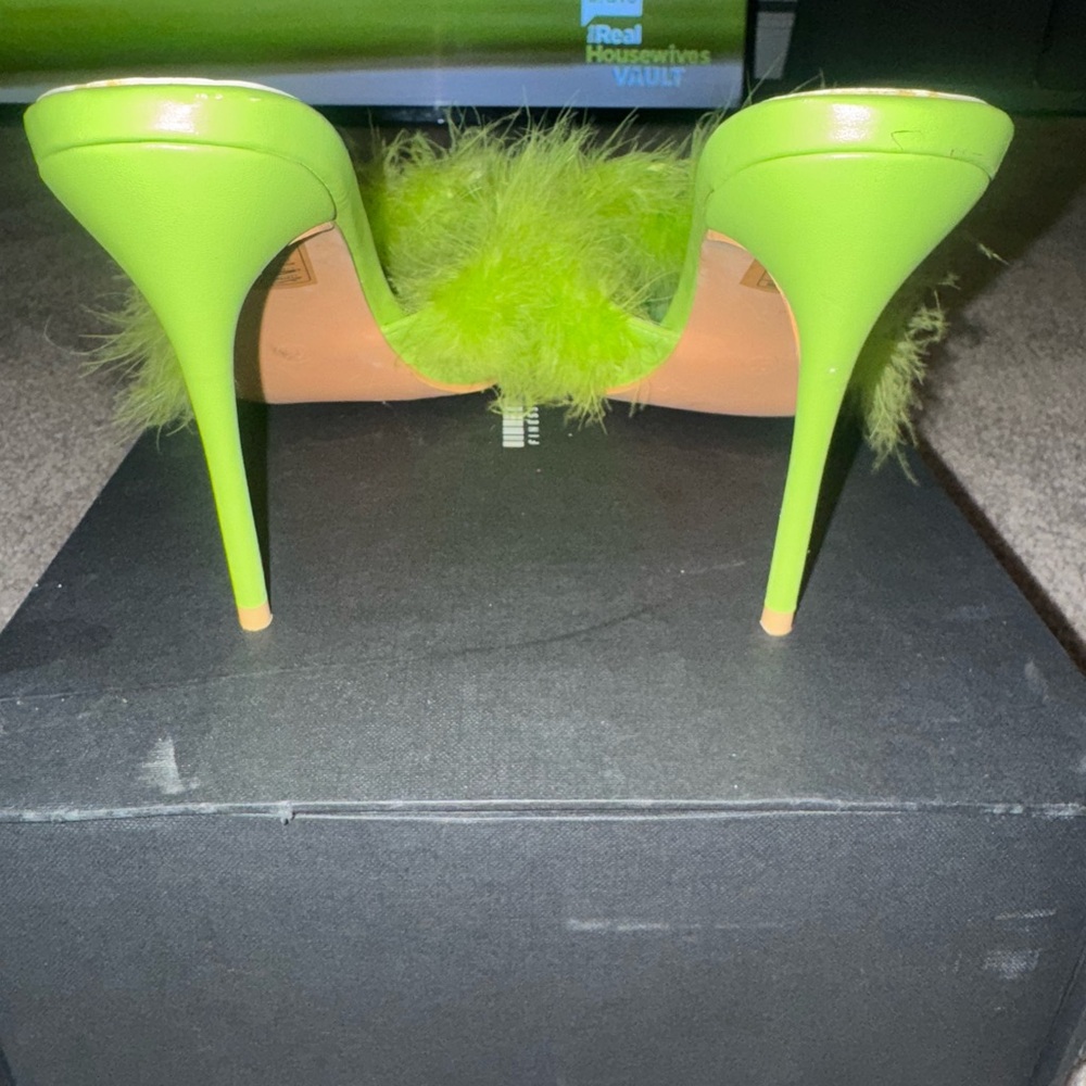 Azalea Wang Neon Green Feather Pointed-Toe Mule Heels - Picture 4 of 5
